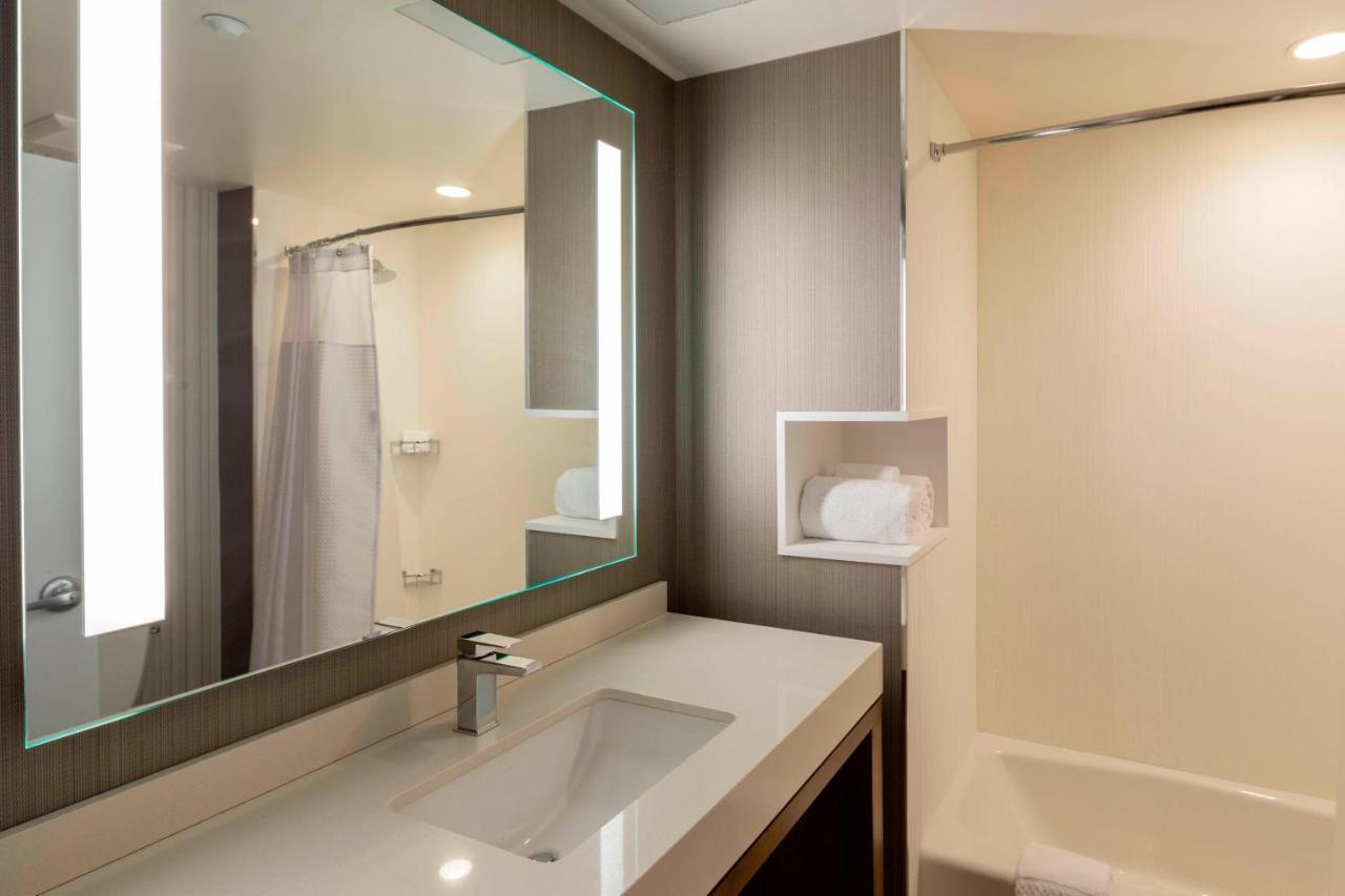 Courtyard By Marriott New York Queens/Fresh Meadows Luaran gambar